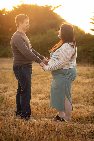 Jennifer&HunterMaternity-195