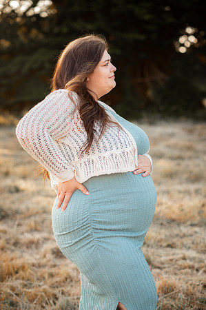Jennifer&HunterMaternity-036