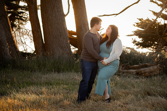 Jennifer&HunterMaternity-075