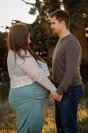 Jennifer&HunterMaternity-097