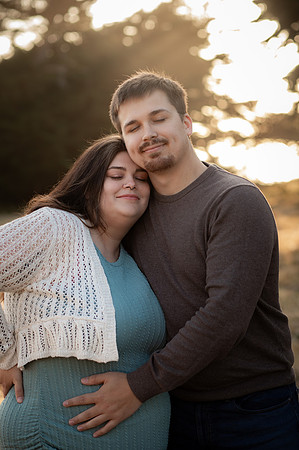 Jennifer&HunterMaternity-026