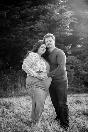 Jennifer&HunterMaternity-159
