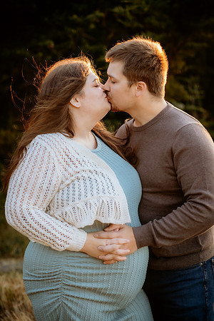 Jennifer&HunterMaternity-164