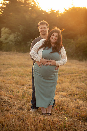 Jennifer&HunterMaternity-193