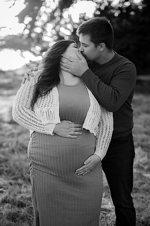 Jennifer&HunterMaternity-046