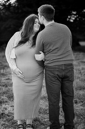 Jennifer&HunterMaternity-058