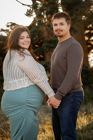 Jennifer&HunterMaternity-099