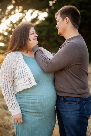 Jennifer&HunterMaternity-017