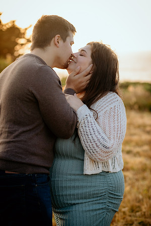 Jennifer&HunterMaternity-177