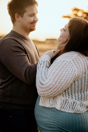 Jennifer&HunterMaternity-179