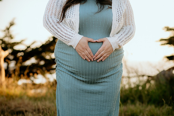 Jennifer&HunterMaternity-130