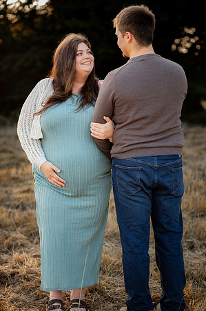 Jennifer&HunterMaternity-057