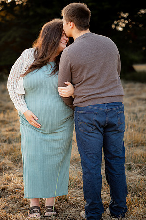 Jennifer&HunterMaternity-059