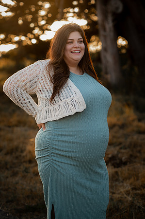 Jennifer&HunterMaternity-068