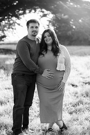 Jennifer&HunterMaternity-002