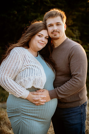 Jennifer&HunterMaternity-163