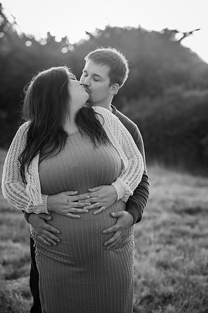Jennifer&HunterMaternity-185
