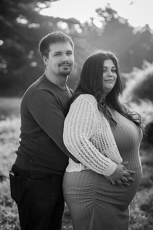 Jennifer&HunterMaternity-009