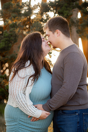 Jennifer&HunterMaternity-109
