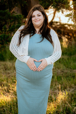 Jennifer&HunterMaternity-131
