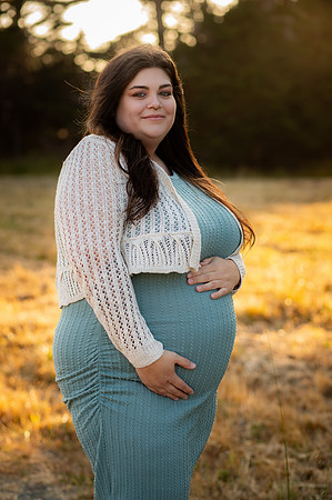 Jennifer&HunterMaternity-032