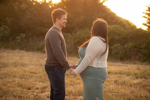 Jennifer&HunterMaternity-196
