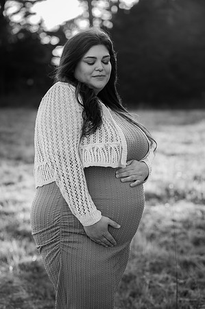 Jennifer&HunterMaternity-034