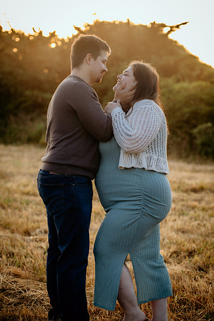 Jennifer&HunterMaternity-174