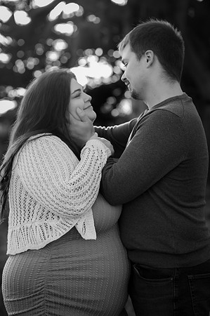 Jennifer&HunterMaternity-060