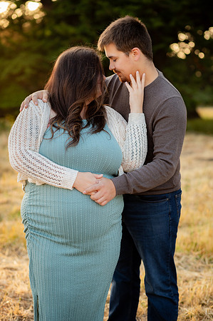 Jennifer&HunterMaternity-055