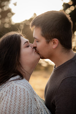 Jennifer&HunterMaternity-028