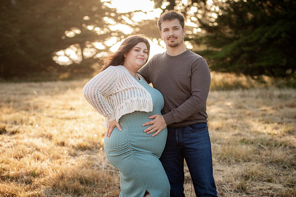 Jennifer&HunterMaternity-023