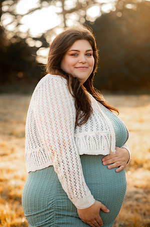Jennifer&HunterMaternity-035