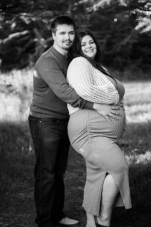 Jennifer&HunterMaternity-147