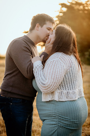 Jennifer&HunterMaternity-175