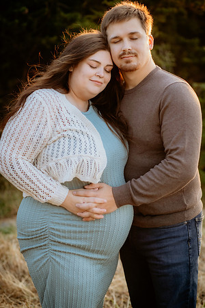 Jennifer&HunterMaternity-160