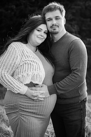 Jennifer&HunterMaternity-162