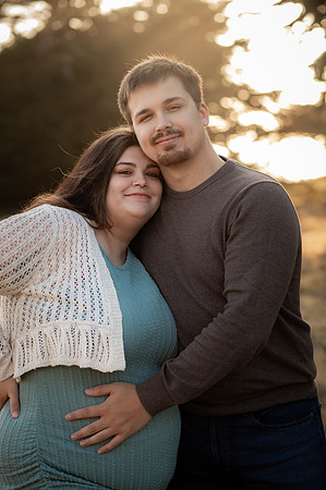 Jennifer&HunterMaternity-025