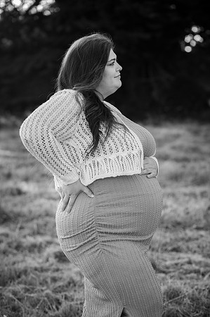 Jennifer&HunterMaternity-037