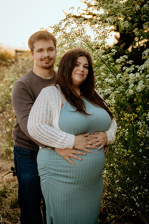 Jennifer&HunterMaternity-168