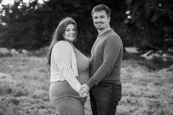 Jennifer&HunterMaternity-020